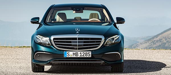 Mercedes-Benz E-Klasse, E 350 e, EXCLUSIVE, kallaitblau, Leder sattelbraun/macciato