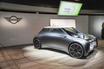 'Iconic Impulses. The BMW Group Future Experience' in London, Roundhouse. MINI VISION NEXT 100 im MINI Markenraum.