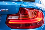 BMW M2, Rücklicht und Typbezeichnung auf der Heckklappe