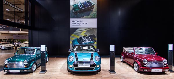 MINI Cabrio (F57) Neuwagen neben zwei Cabrio Youngtimern auf der Techno Classica 2016