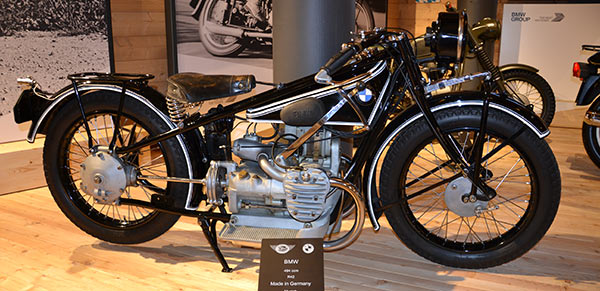 BMW R42 im Top Mountain Motorcycle Museum an der Hochalpenstrae Timmelsjoch, sterreich