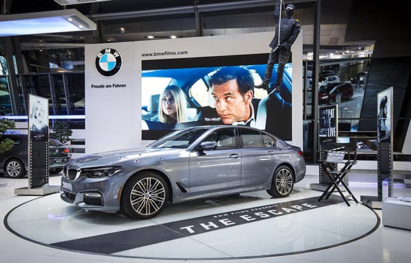 Die neue BMW 5er Limousine im Film 'The Escape' - Thema auch in der BMW Welt