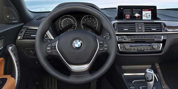 BMW 2er Cabrio, Cockpit
