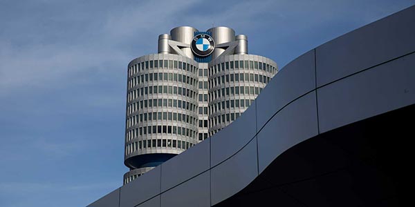 BMW Konzernzentrale 'Vierzylinder' in München