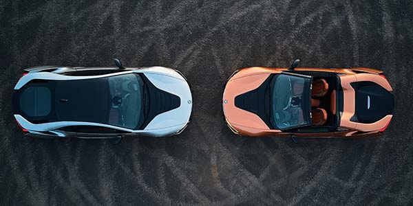 Der neue BMW i8 Roadster und das neue BMW i8 Coupé.