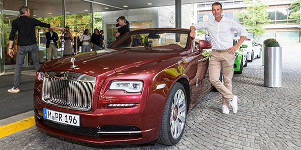 BMW International Open Titelverteidiger Henrik Stenson mit einem Rolls-Royce Dawn