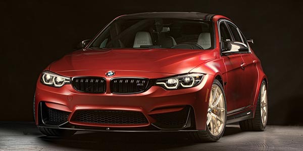BMW M3 '30 Years American Edition', lackiert in Frozen Red II Metallic