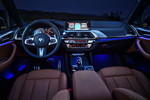 BMW X3 xDrive M40i, Interieur vorne, mit ambienter Beleuchtung