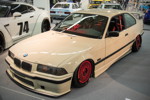 BMW 320i (E36) mit 6-Zylinder-Motor (M52 B20), 150 PS, 190 Nm, Beschleunigung 0-100 km/h in 9,9 Sek.