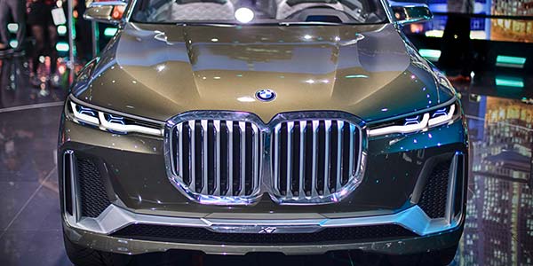 Der BMW Concept X7 mit der wohl größten BMW-Niere im aktuellen Modell-Portfolio
