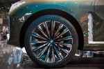 BMW Concept X7 iPerformance, mächtige 23 Zoll Räder, 305/40 R23 Bereifung M+S