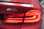 BMW M5 First Edition, Typ-Bezeichnung auf der Heckklappe