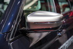 BMW M550d Touring, in Cerium Grey ausgeführte Spiegelkappen, exklusiv für die M Performance Variante