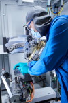Produktion von Batteriezell-Prototypen zur Weiterentwicklung von Zellchemie, Zelldesign und Build-to-Print-Kompetenz.
