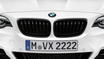 BMW M240i M Performance Edition, Frontziergitter und Nierenstäbe in schwarz