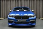 BMW M760Li in Estoril-Blau, vorne mit einem "3D Design" Frontspoiler