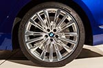 BMW M760Li V12 Excellence Individual (G12), Leichtmetallrad W-Speiche 646, hochlganz poliert