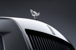 Rolls-Royce Phantom, Rolls-Royce Logo und 'Spirit of Ecxtasy' bwz. 'Emily' auf der Motorhaube