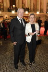 Wiederer&ouml;ffnung der Staatsoper Unter den Linden am 3.10.2017. (V.l.n.r.): Armin Mueller-Stahl, Schauspieler; Gabriele Mueller-Stahl.&nbsp;
