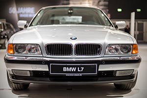 BMW L7 (E38/L7), rund 5,40 m lang, ausgestellt auf der Techno Classica 2017