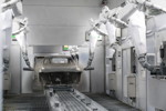Die neue Lackiererei des BMW Group Werk München arbeitet mit dem umweltschonenden Lackierverfahren 'Integrated Paint Proces (IPP)', BMW Group Werk München