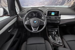 BMW 2er Active Tourer (Facelift 2018), Cockpit, umfangreiches Angebot an Fahrerassistenzsystemen.