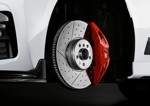BMW M Performance Parts für den neuen BMW 3er, M Performance 18 Zoll Bremsanlage mit rotem Bremssattel.