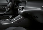 BMW M Performance Parts für den neuen BMW 3er, M Performance Interieurblenden Carbon mit offenporiger Struktur.