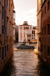 Das neue BMW 8er Coupe auf dem Canal Grande in Venedig