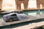 Das neue BMW 8er Coupe auf dem Canal Grande in Venedig