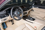 BMW M760Li in BMW Individual 'Purple silk metallic' mit heller Voll-Leder-Innenausstattung