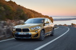 BMW X2 xDrive20d, Modell M Sport X, in Galvanic Gold, on location in Lissabon.