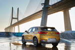 BMW X2 xDrive20d, Modell M Sport X, in Galvanic Gold, on location in Lissabon.