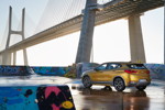 BMW X2 xDrive20d, Modell M Sport X, in Galvanic Gold, on location in Lissabon.