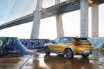 BMW X2 xDrive20d, Modell M Sport X, in Galvanic Gold, on location in Lissabon.