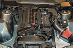 BMW 318is (Modell E30), modifizierter 4-Zylinder-Motor mit Kompressor, Motorraum lackiert