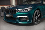 BMW M760Li xDrive M Performance, Frontspoiler mit Leiste, lackiert in Cerium grey.