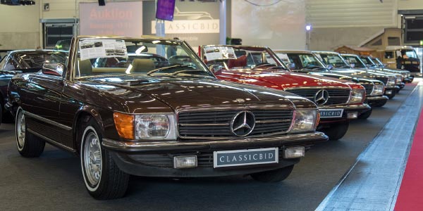 Retro Classics Cologne 2018, Classicbid Auktion: Mercedes SL-Modelle