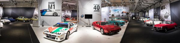 BMW Group Classic Messestand auf der Techno Classica 2018. Panoramafoto.