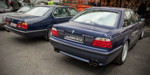 BMW Alpina B12 EKat (E38), Nr. 177 von 202 gebauen Exemplaren, Bj. 1998, 64.714 km, Preis: 29.500 Euro, neben BMW 735i (E32), Bj. 1988, 73.277 km, Preis: 9.750 Euro