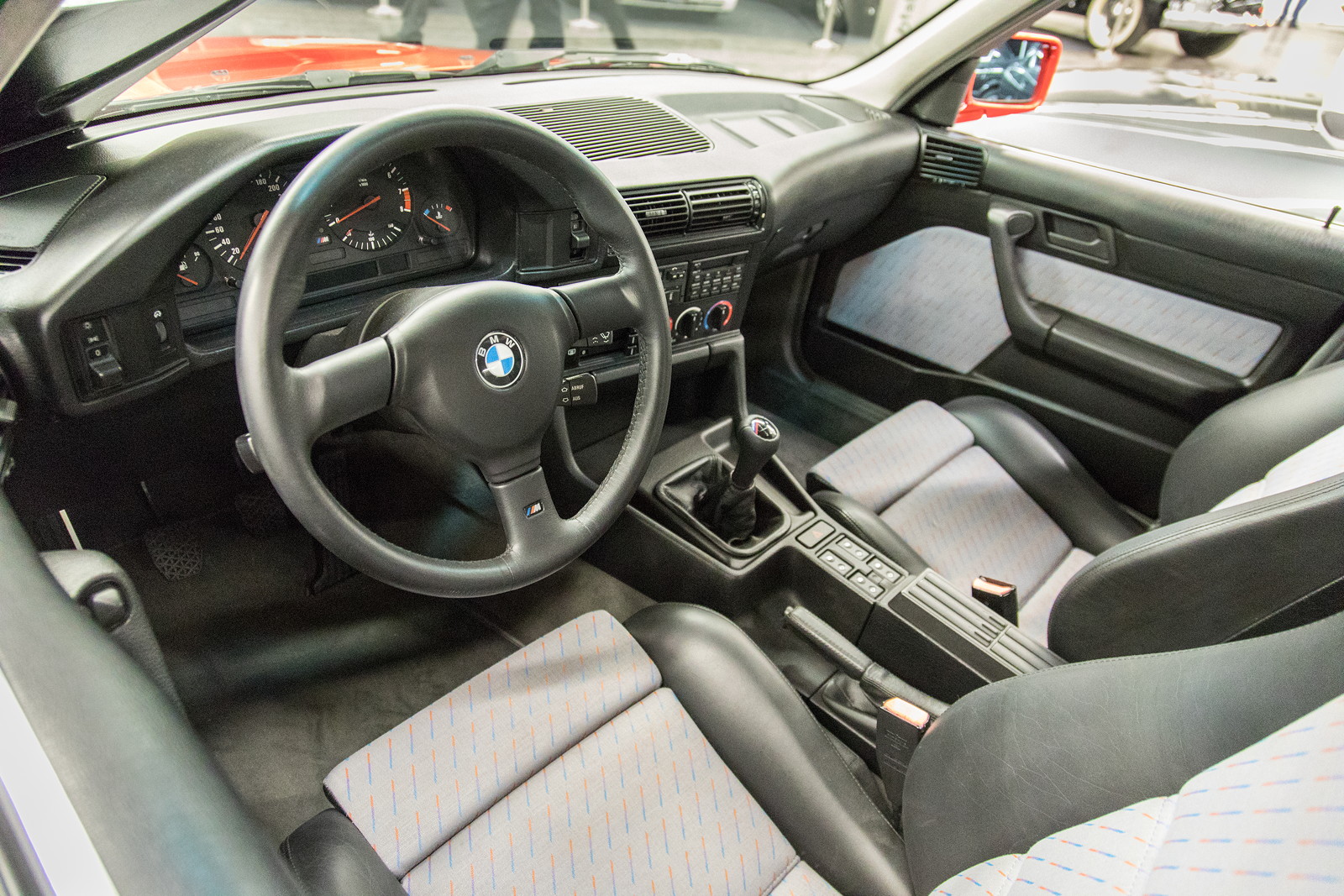 Foto: BMW M5 3.6 (E34), Innenraum (vergrößert)