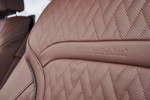 BMW 745Le xDrive, Individual Volllederausstattung 'Merino' Amarone, 'BMW Individual' Schriftzug im Sitz.