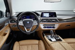 BMW 750Li xDrive (G12 LCI), Cockpit mit neuem Lenkrad