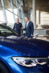 bergabe des 500.000sten elektrifizierten Fahrzeugs der BMW Group mit Sebastian Mackensen, BMW Group Leiter Markt Deutschland - BMW Welt.