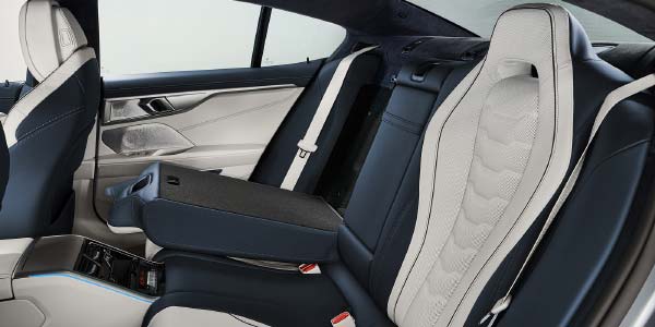 Das neue BMW 8er Gran Coupe, umklappbare Sitze im Fond