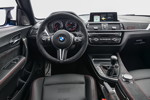 Der neue BMW M 2 CS, Cockpit. M Sportlenkrad mit Alcantara-Bezug und roter 12-Uhr-Kennzeichnung als Option.