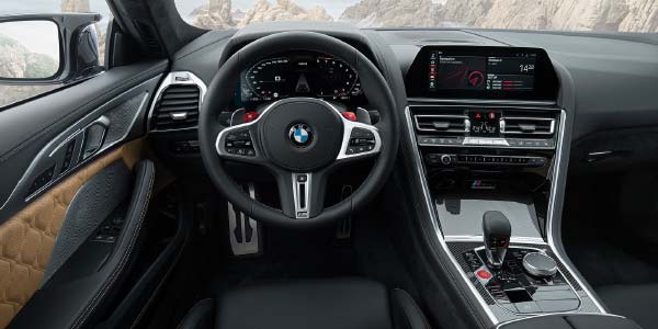 BMW M8 Competition Coupe, Cockpit