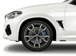 Der neue BMW X4 M. 21 Zoll M Leichtmetallrad V-Speiche 765 M, Orbitgrau, Bicolor, glanzgdreht (Aufpreis).