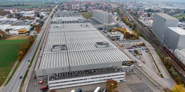 Luftbild des BMW Group Kompetenzzentrums E-Antriebsproduktion in Dingolfing