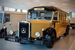 Mercedes-Benz O 10000 mobiles Postamt. Kam in den 1930er-Jahren als Stadt- und Fernverkehrsomnibus zum Einsatz und beeindruckt schon durch seine Größe. 